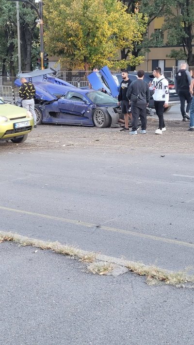 Ферари за половин милион се размаза в София