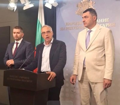 Калоян Методиев за тримата от ПБ: Образите на Радев са като изрисувани от Доньо Донев