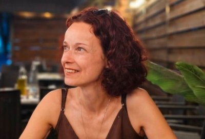 Културни дейци застават зад цигуларката, която планира гладна стачка