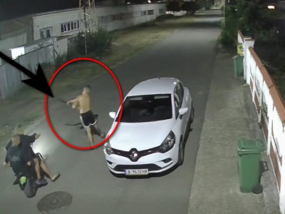 Гол до кръста мъж с мачете вандалства посред нощ в Камено (ВИДЕО)