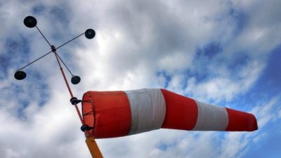 Жълт код за силен вятър в морето във вторник