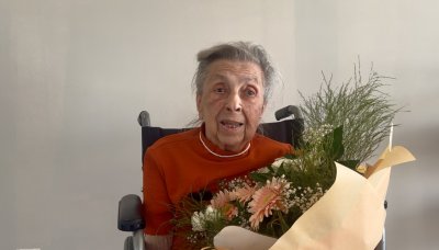 Бабата на Део чукна 100 години (СНИМКИ)