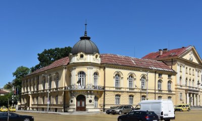 БАН реши: &bdquo;Суловър" и &bdquo;скроб" вместо "брънч" и "смути"