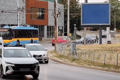 Ненормалник тръгна към лудницата по насрещното движение 