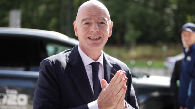 Джани Инфантино се моли за диалог