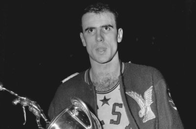 Почина първият MVP в НБА