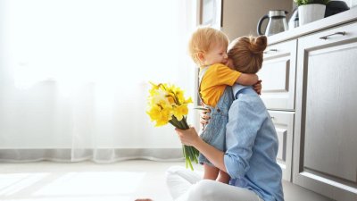 Увеличават детските, майчинството и помощите при раждане