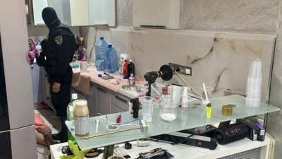 ГДБОП разби престъпна група, произвеждала и продавала синтетична дрога