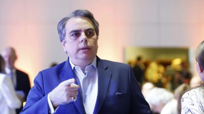 Асен събира подписи в защита на домашната ракия 