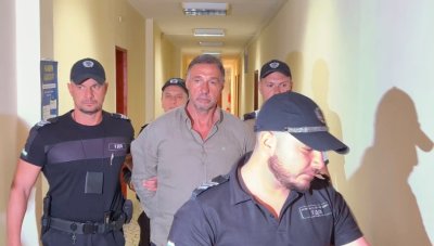 Пуснаха с гривна у дома лидера на ДПС в Бургас