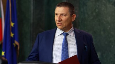 ДБ пуска сигнал до НАП за имотите на Сарафов