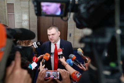Пеевски към Демерджиев: Цените отидоха в космоса, където и той трябва да отиде! 
