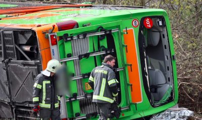 Автобус се преобърна в Германия, двама души загинаха