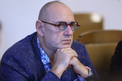 Бургас оказва голяма чест на покойния Любен Дилов-син