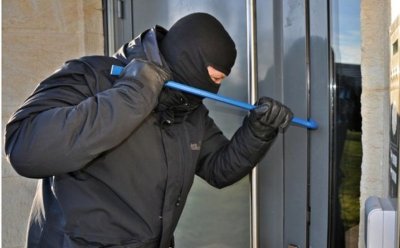 Бандити разбиха аптека в Сливен, в нея - само 250 евро