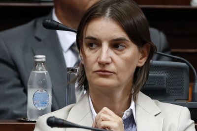 Лесбийката Ана Бърнабич стана и президент на Сърбия