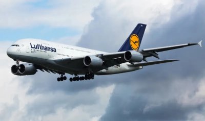 Самолет на Lufthansa кацна аварийно в Лион след самозапалване на батерия