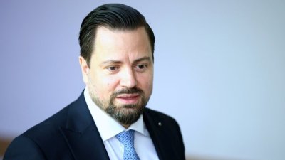 Задържаха кандидат за президент на връх Шипка