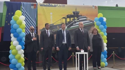 Спуснаха на вода нов ферибот, ще свързва двата бряга на Белослав