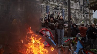 400 училища затворени във Франция заради ученическите бунтове