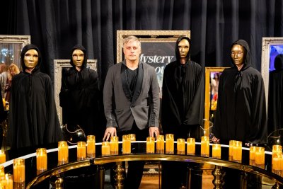 Владо Карамазов побърка фенки