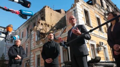 Русия атакува Киев с дронове, въпреки посещението на германския канцлер Мерц в Украйна