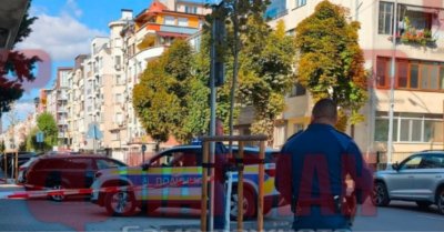 Труп на човек на централна улица в Бургас шокира минувачите