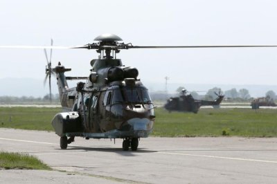 Хеликоптер &bdquo;Кугър&ldquo; се включи в гасенето на пожар в област Ямбол