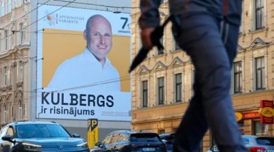 Латвийците избират лица за нов парламент