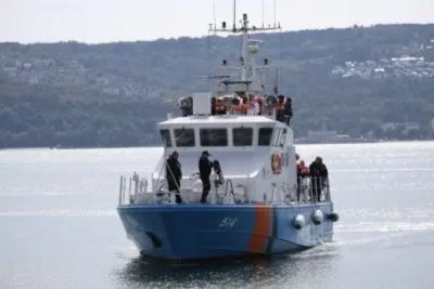 Продължава издирването на моряците от потъналия кораб "Алфа Уатан"