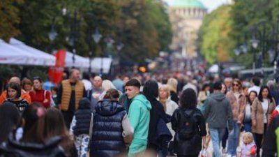 Половината българи определят стандарта си на живот като нисък, само за 4% е висок
