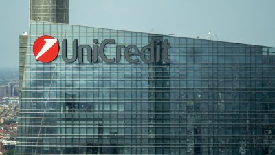 Путин разреши на UniCredit да продаде част от бизнеса си в Русия
