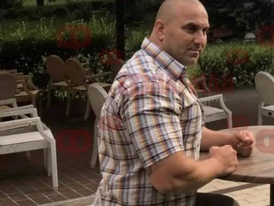 Селски екшън в Димчево - баровец коли двама със сатър
