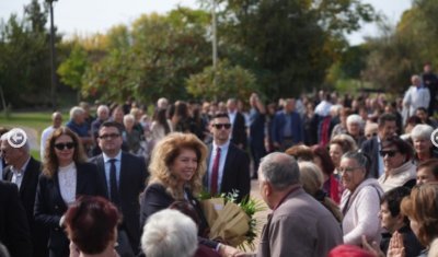 Йотова в Гълъбово: Няма да допусна затваряне на мини, "послушковци" козируваха на Брюксел 