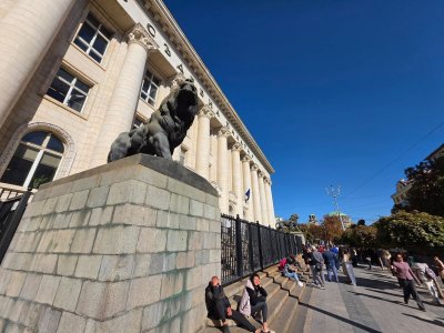 Сигнали за бомби в цялата страна: Евакуират съдилища, общини, болници и детски градини