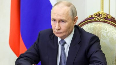 Русия призова дипломатите и чужденците да напуснат Киев, заплашвайки с нови удари