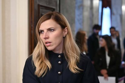 Барабар Петко с мъжете: България е сред 29-те, които размахаха пръст на Иран