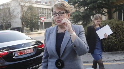 Митрофанова скоропостижно дойде в МС и си тръгна (ВИДЕО)