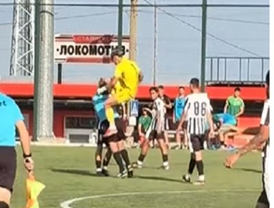 СЪДИЯТА - ПЕ*ЕРАСТ: Юноша нокаутира рефер в Горна Оряховица (ШОК ВИДЕО)