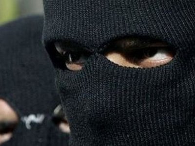 Маскирани крадци разбиха с брадва магазин в &bdquo;Младост&ldquo; и отмъкнаха телефони за хиляди евро