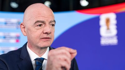 Много ясно: ФИФА отрече Инфантино да е получавал допълнителна заплата