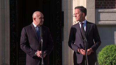Радев към генсека на НАТО: Хайде да се борим заедно 