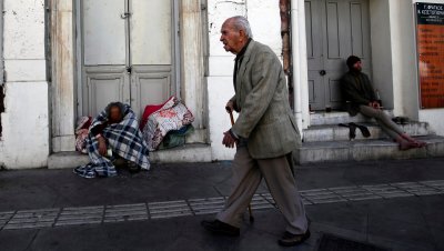 Гърците са заплашени от бедност