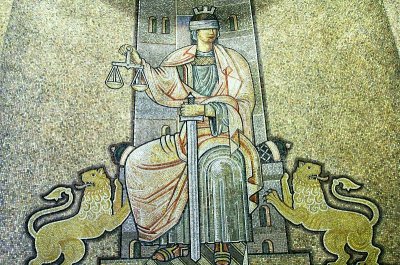 ВКС потвърди условна присъда за съдия