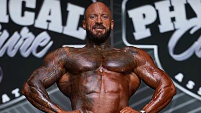 Бодибилдър почина, след като припадна по време на състезание 