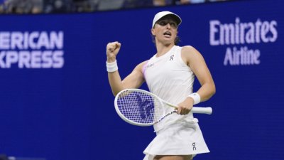Ига Швьонтек е в топ 8 в Ухан