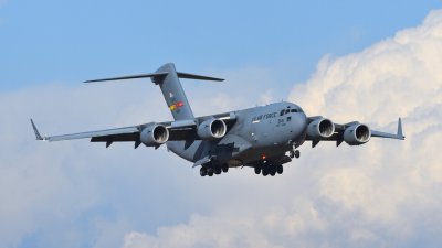 Радарите показаха: Американският военен самолет, кацнал в Бургас е излетял от Израел