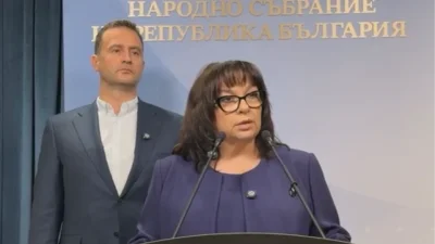 ГЕРБ разкри как КС е спасил главата на Радев