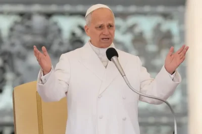 Папа Лъв XIV призова Зеленски да си сътрудничи с Русия