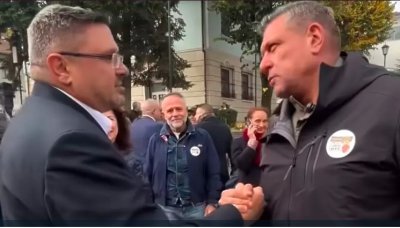 Вълчев се жалва за желязната хватка на Кандев: Не сме в турнир по канадска борба